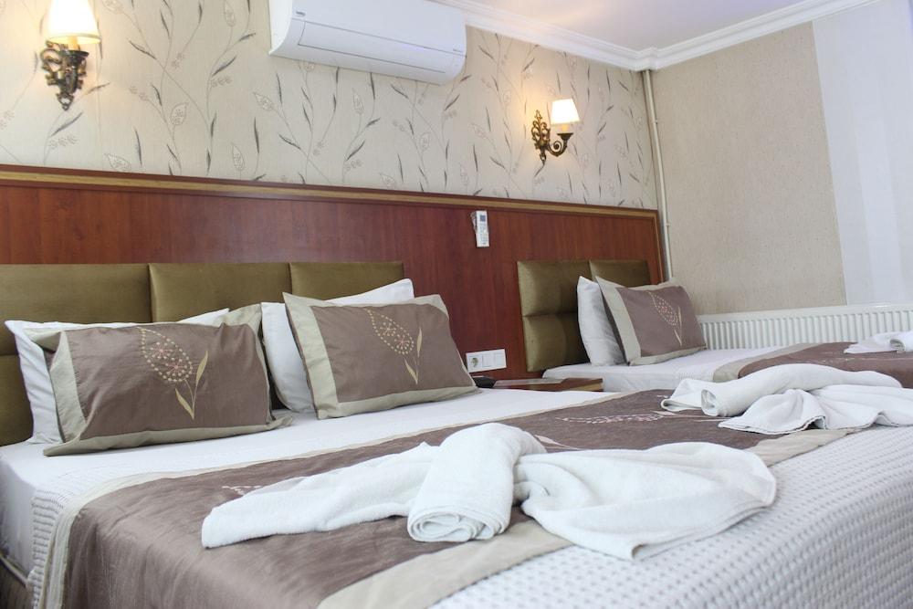 Hermanos Hotel Room Type - Standard Triple Room