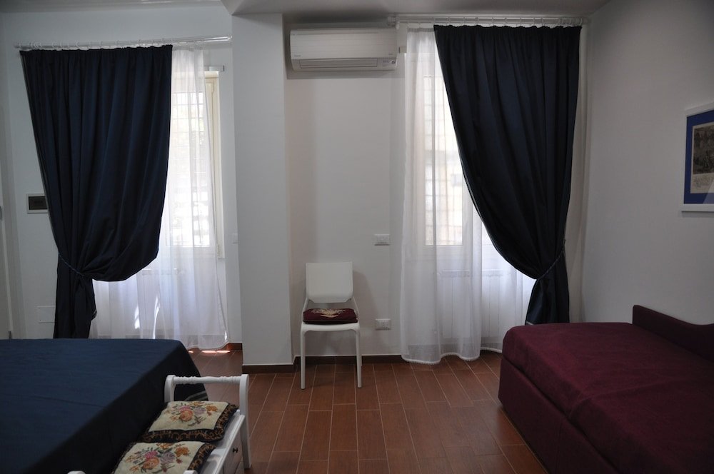 B&B Five Roma - Tap to explore photos