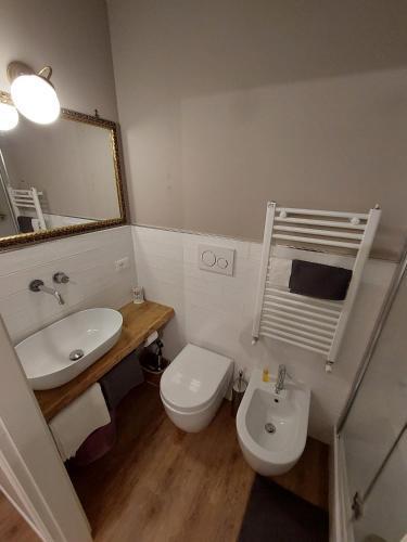 St. Peter's Luxury Rooms - Tap to explore photos
