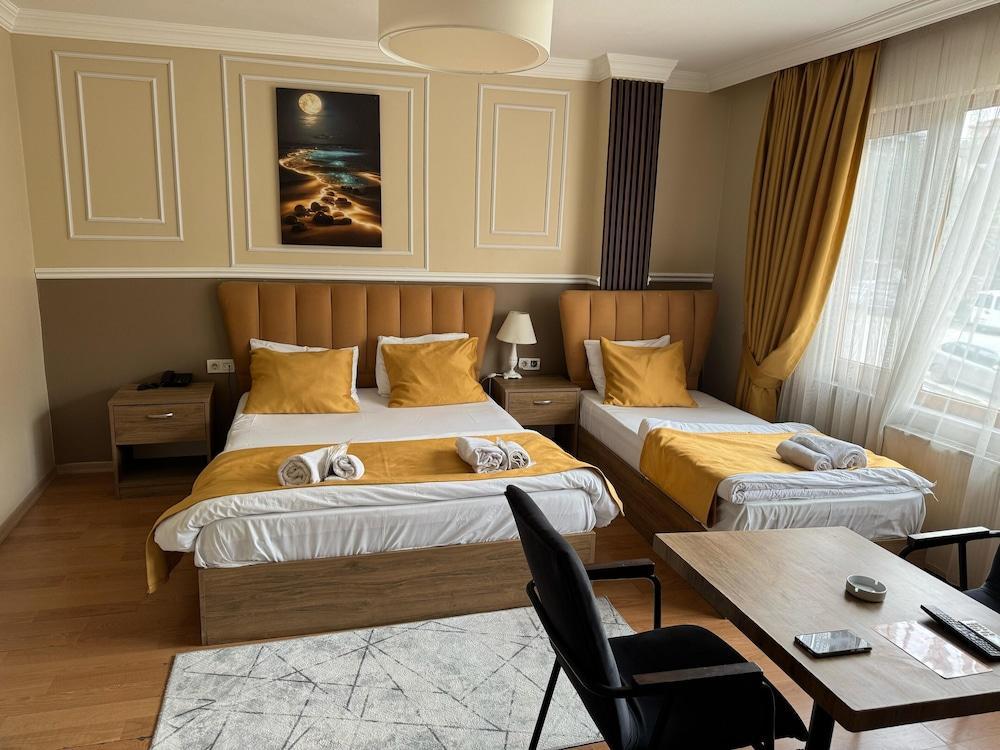 New Beylerbeyi Hotel Room Type - Family Triple Room