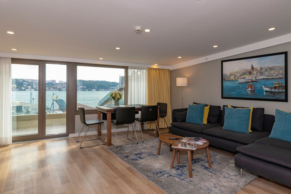 Feri Suites Room Type - Deluxe Suite with Sea view (Loft - Stair Access)
