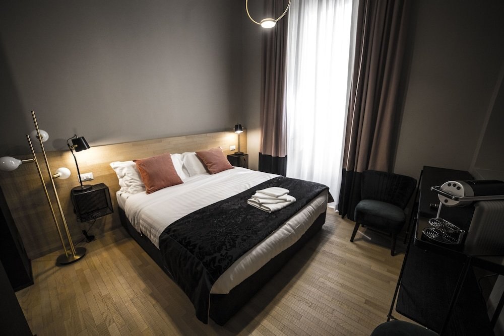 Suitelifetrevi Room Type - Deluxe Double Room