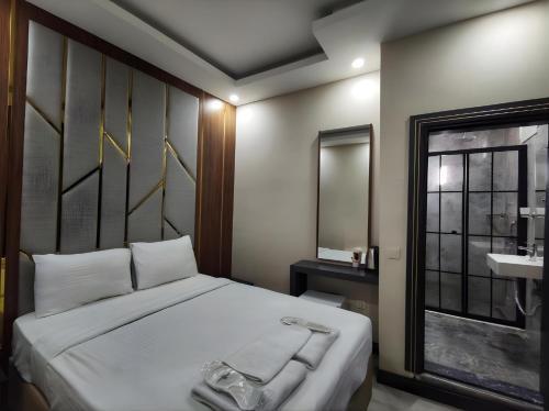 The Golden Pera's Hotel & Spa Room Type - Standard Double Room
