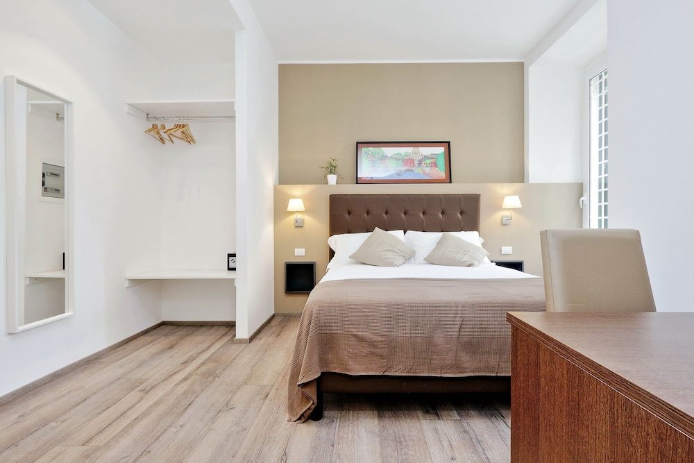 Victory Rooms Room Type - Deluxe Double or Twin Room, City View