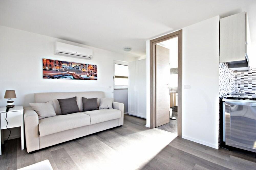 Wonder Penthouse Attic - Tap to explore photos