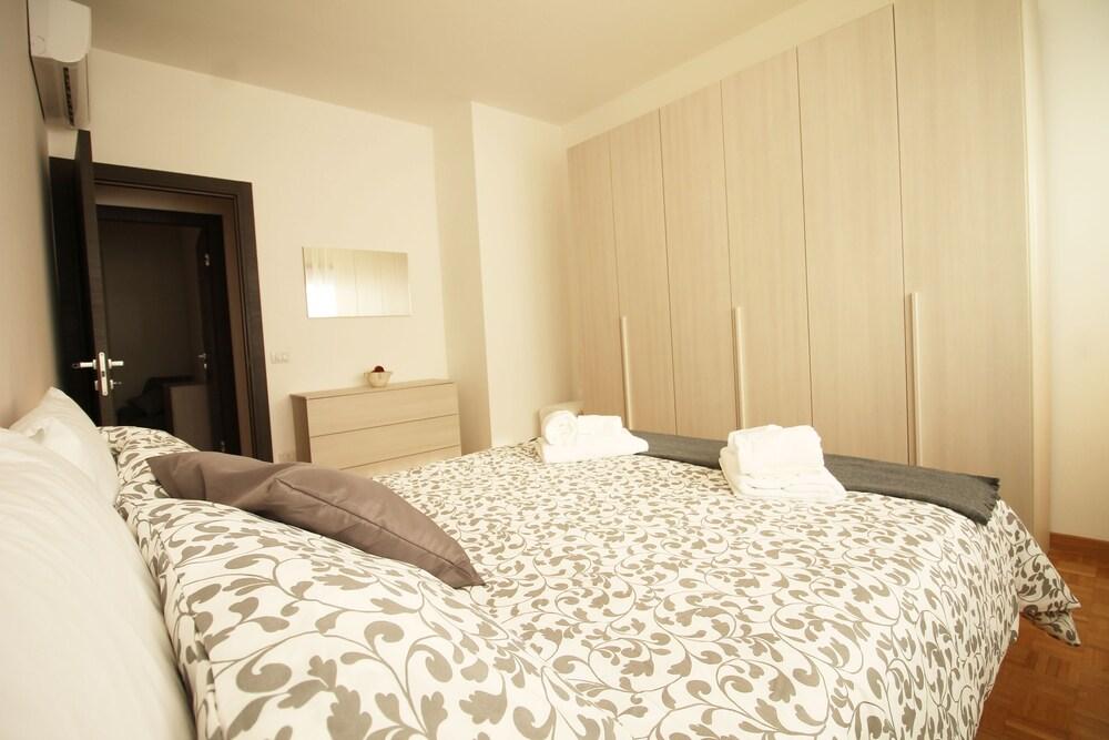 Wonder 3BR EUR Apartment - Tap to explore photos