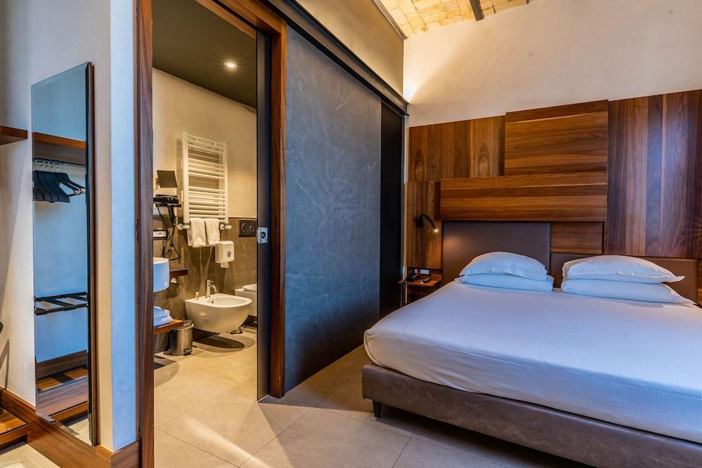 Gasometer Urban Suites Room Type - Executive Suite, 1 King Bed with Sofa bed