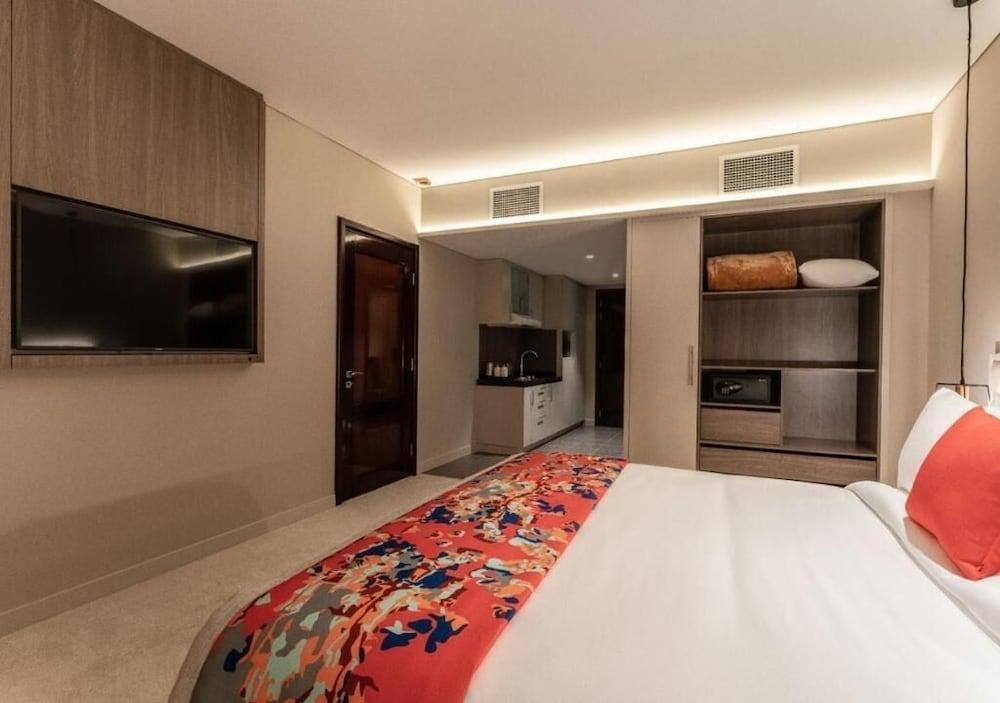 LEVA Hotel and Suites Opposite Downtown Room Type - Room, 1 King Bed (BURJ KHALIFA)