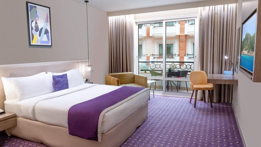LEVA Hotel and Suites Opposite Downtown Room Type - Deluxe King Atrium View LEVA Hotel and Suites Opposite Downtown Room Type - Deluxe King Atrium View