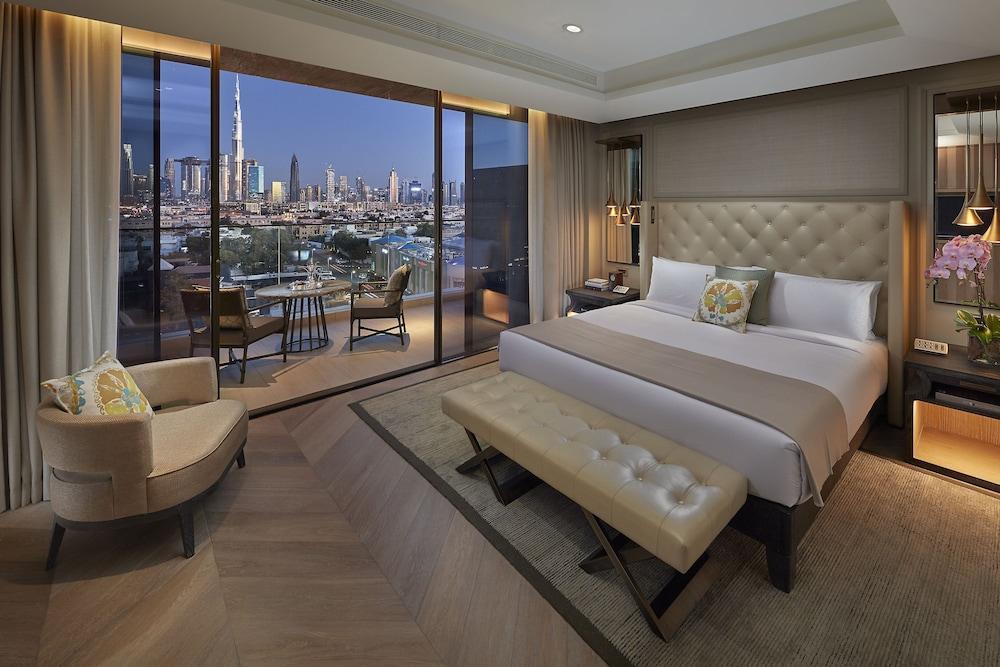 Mandarin Oriental Jumeira, Dubai Room Type - Skyline View Suite with Lounge Access - Daily Breakfast & Afternoon Tea, Evening Drinks & Canapes