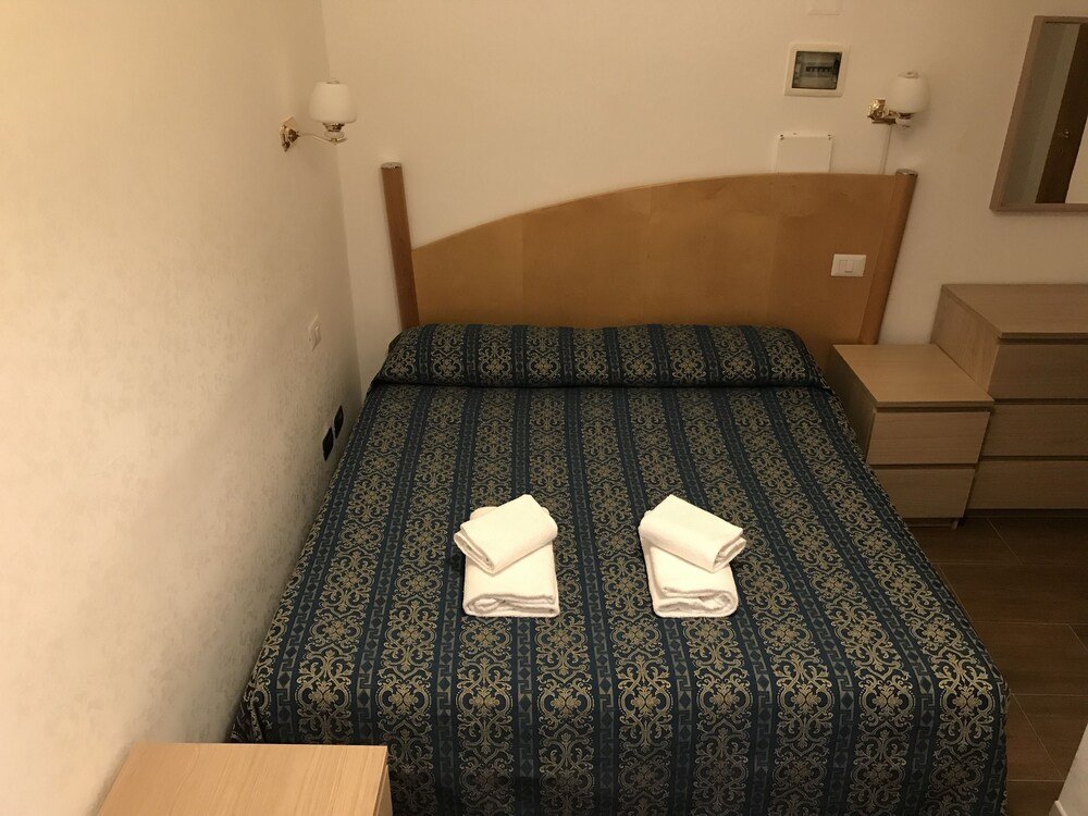 Tawhid Accomodation - Tap to explore photos