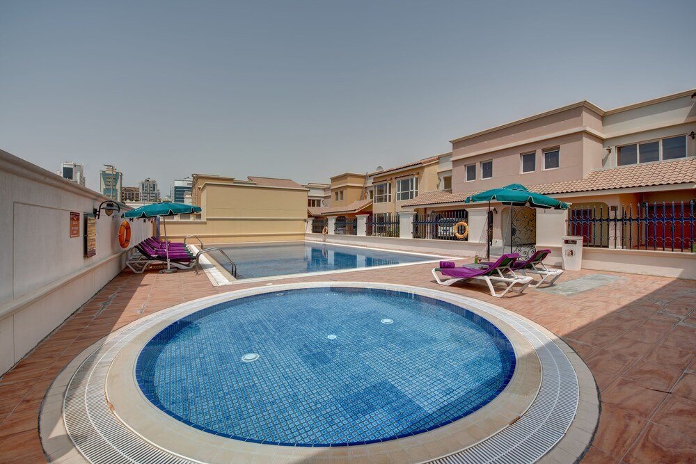 J5 Villas Holiday Homes - Barsha Gardens - Tap to explore photos