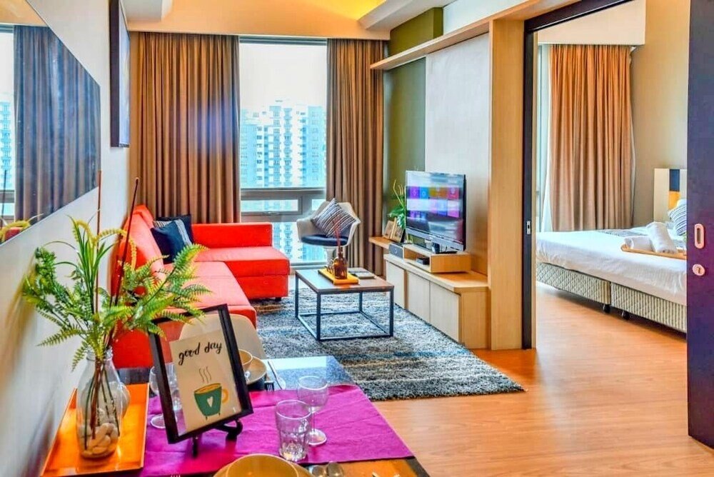 Platinum Suites AT Swiss Garden - Tap to explore photos