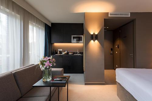 Pestana Amsterdam Riverside - Tap to explore photos