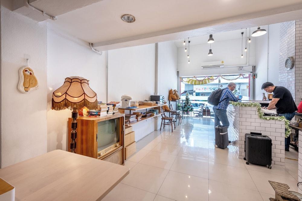 Sloth Hostel Don Mueang - Tap to explore photos