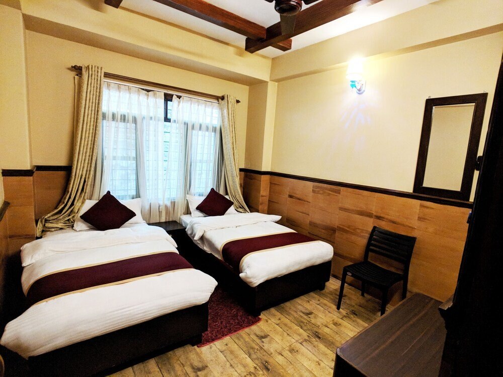 Hotel Forest Lake Backpackers' Hostel Room Type - Basic Double or Twin Room, 2 Double Beds