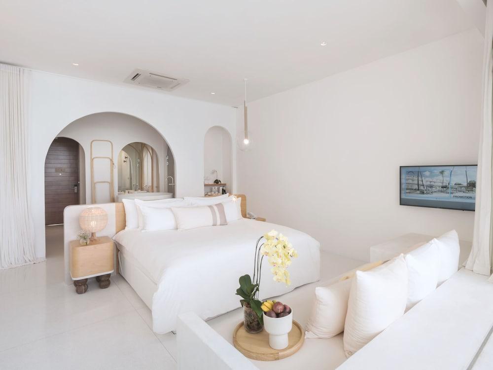 SALA Samui Chaweng Beach Resort Room Type - Oceanfront Balcony Pool Suite