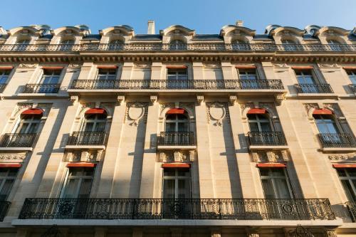 La Clef Champs-Élysées Paris by The Crest Collection - Tap to explore photos