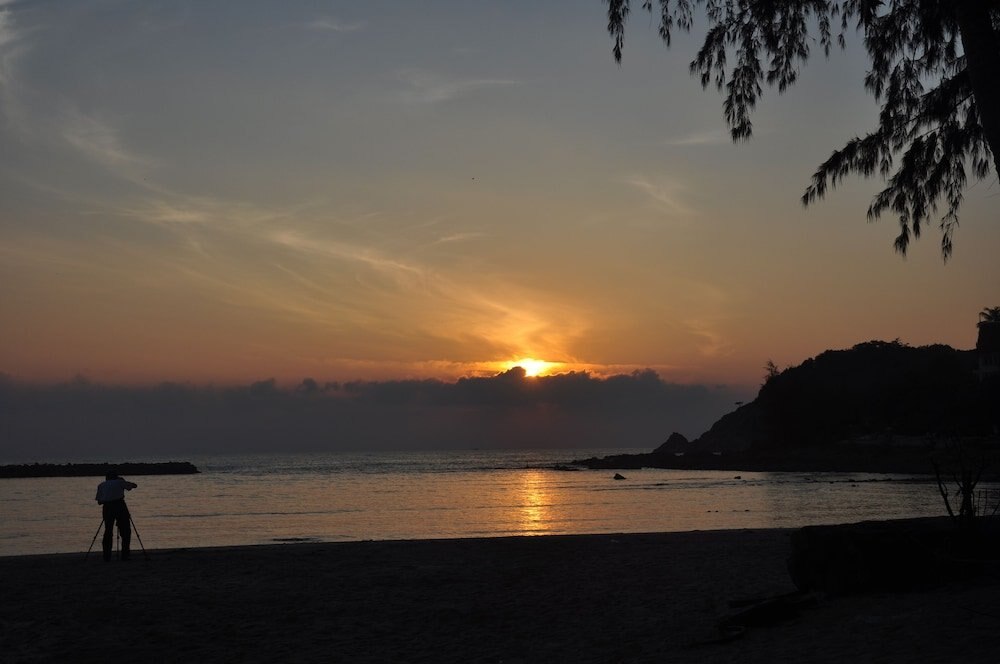 Samui Honey Backpacker Bungalow - Tap to explore photos
