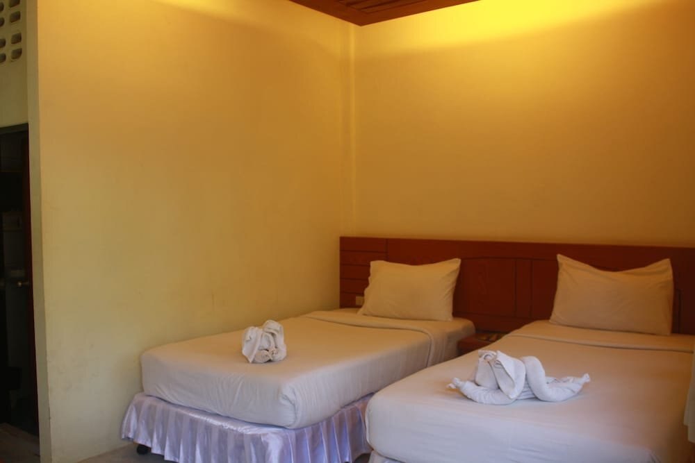 Samui Honey Backpacker Bungalow - Tap to explore photos