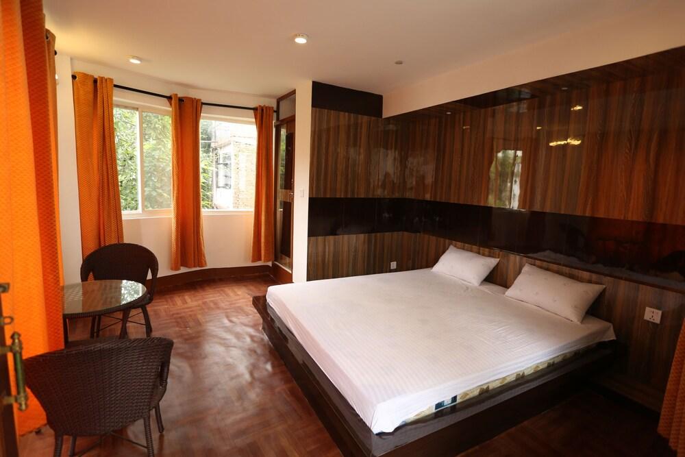 Sudha's Garden Home Room Type - Deluxe Studio, 1 King Bed, Garden View, Garden Area