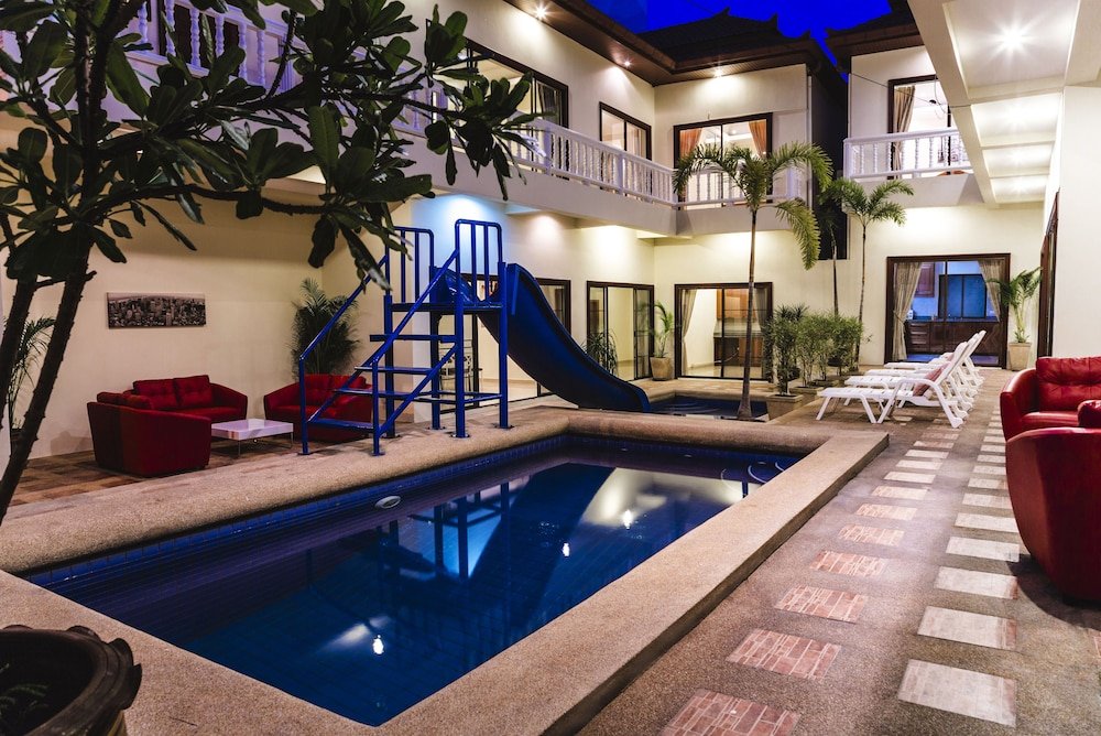 Avoca Pool Villas - Tap to explore photos