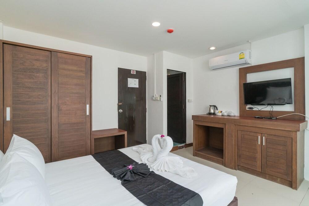 Destination Patong Room Type - Superior Double Room with Balcony