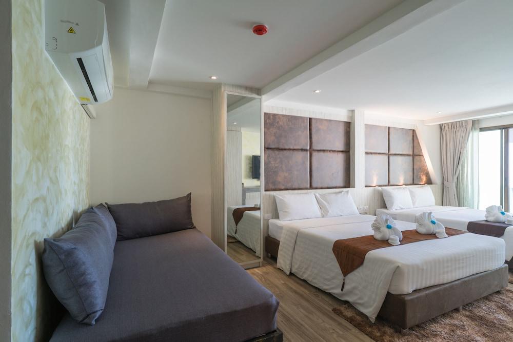 Destination Patong Room Type - Family Deluxe Room with Balcony (Sea View)