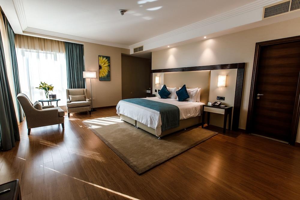 Stella Di Mare Dubai Marina Hotel Room Type - Deluxe Suite with Early Check-in / Late Check-out / 35% F&B Discount valid until 31 Aug 2026 Stella Di Mare Dubai Marina Hotel Room Type - Deluxe Suite with Early Check-in / Late Check-out / 35% F&B Discount valid until 31 Aug 2026