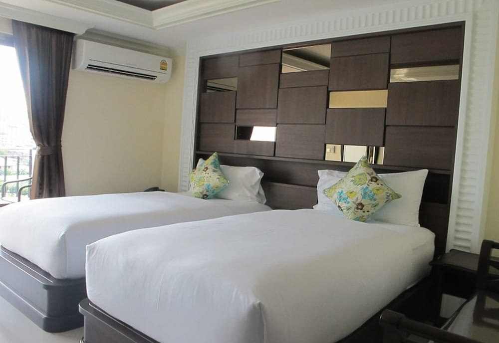 March Hotel Pattaya Room Type - Deluxe Twin City View Room