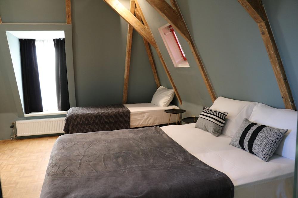 Quentin Zoo hotel Room Type - Basic Triple Room