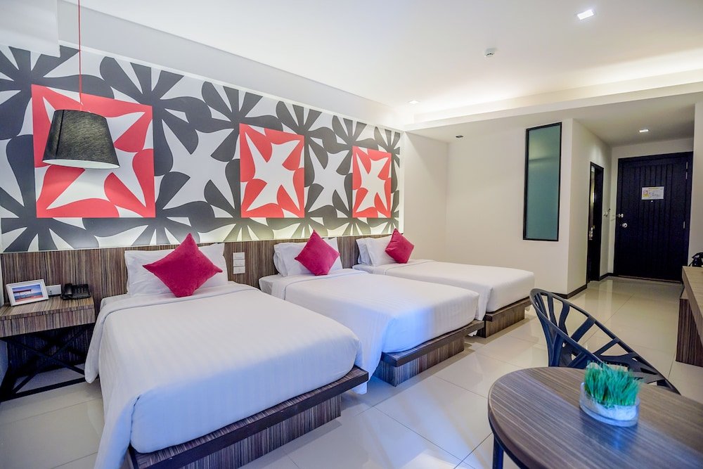 Hotel J Residence, Pattaya Room Type - Deluxe Triple Room (3 Single bed) Hotel J Residence, Pattaya Room Type - Deluxe Triple Room (3 Single bed)