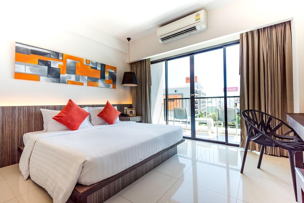 Hotel J Residence, Pattaya Room Type - Deluxe Pool View