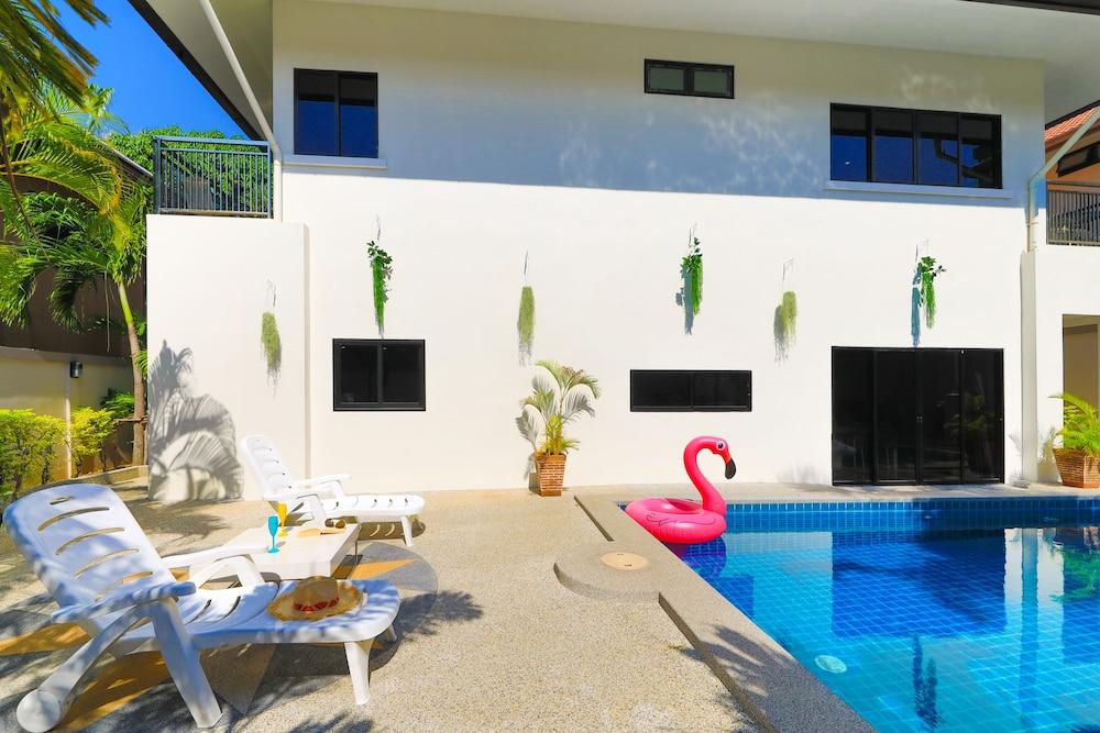 Sweet Villa Pattaya - Tap to explore photos