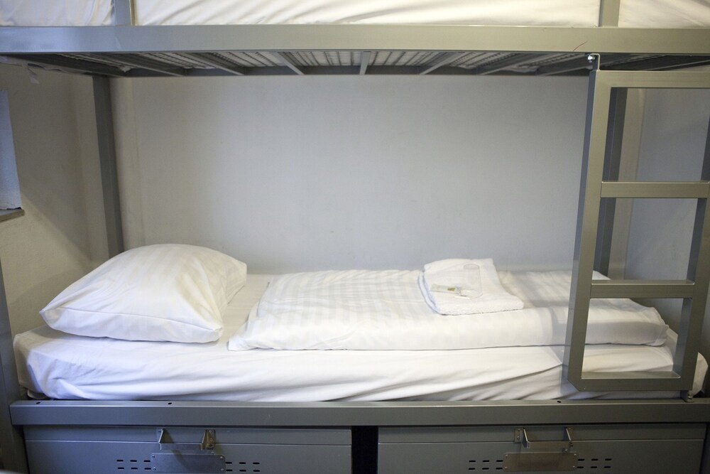 Flying Pig Downtown Room Type - Single Bed in a 32-Bed Dorm