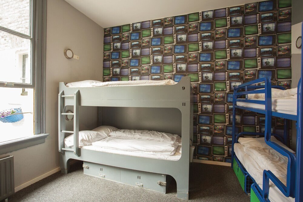 Flying Pig Downtown Room Type - Single Bed in a 16-Bed Dorm
