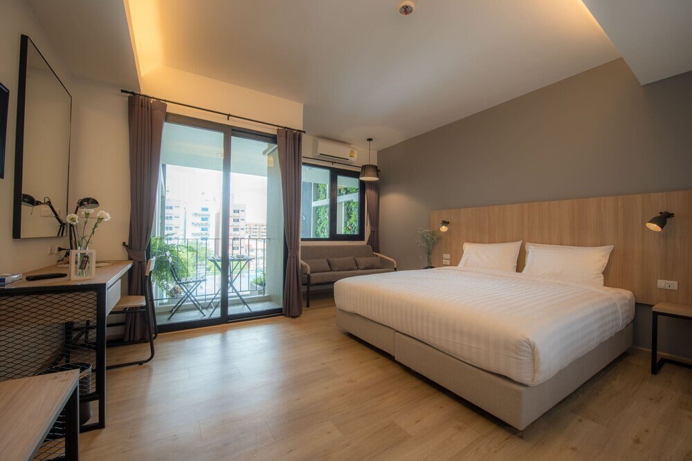 Mii Hotel Srinakarin Room Type - Pool Junior Room (Building A)