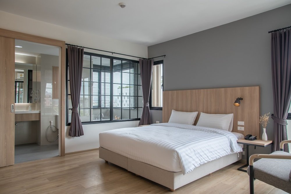 Mii Hotel Srinakarin Room Type - Suite Room (Building A)