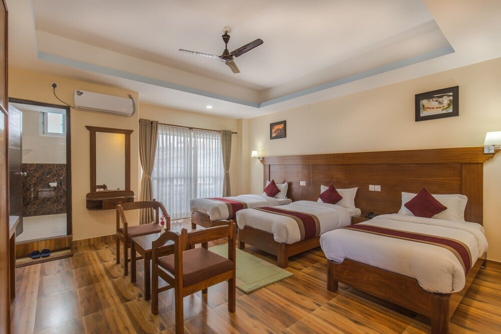 Snow Peak Hotel Room Type - Deluxe Triple Room, Balcony