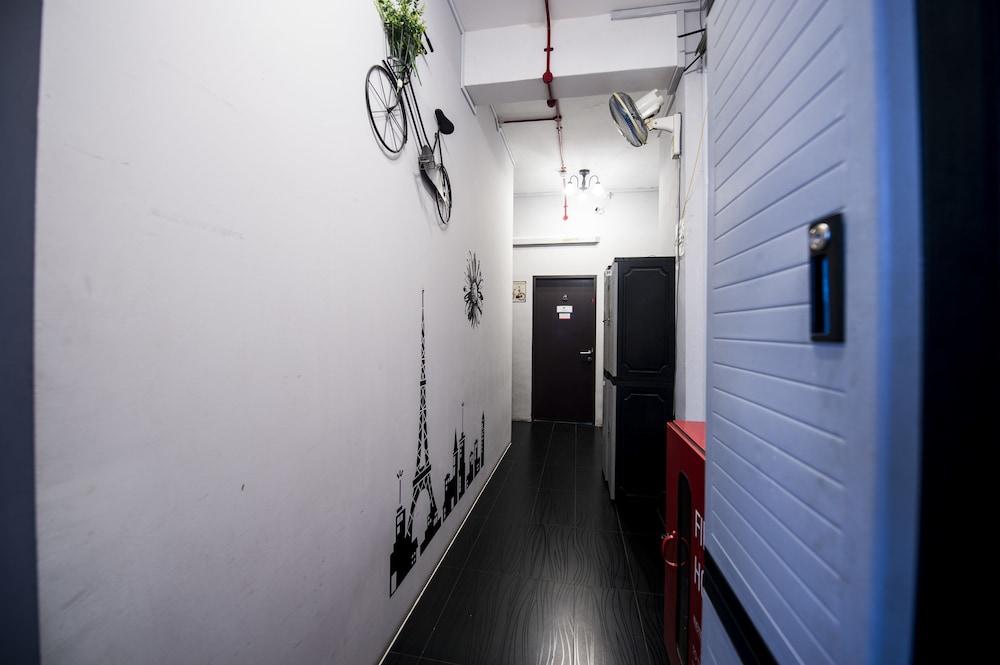 Urban Hostel - Tap to explore photos