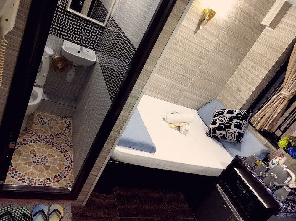 Melbourne Hostel Room Type - Single Room