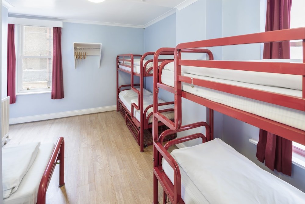 Astor Hyde Park – 18 to 40 years Room Type - Bed in 5-Bed Mixed Dormitory Ensuite