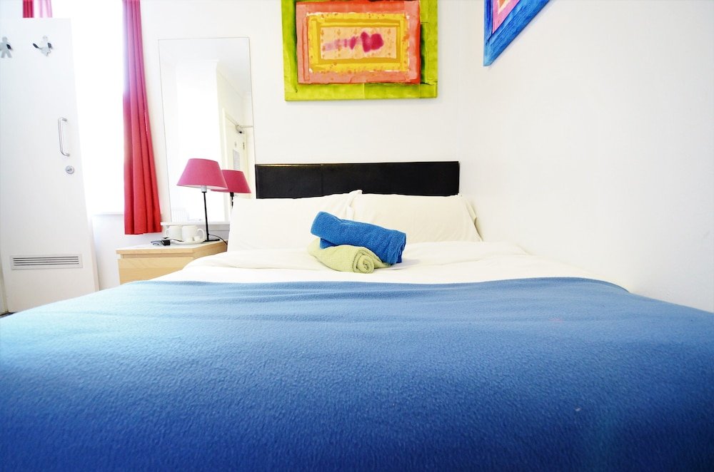 Astor Hyde Park – 18 to 40 years Room Type - Double Room, Ensuite