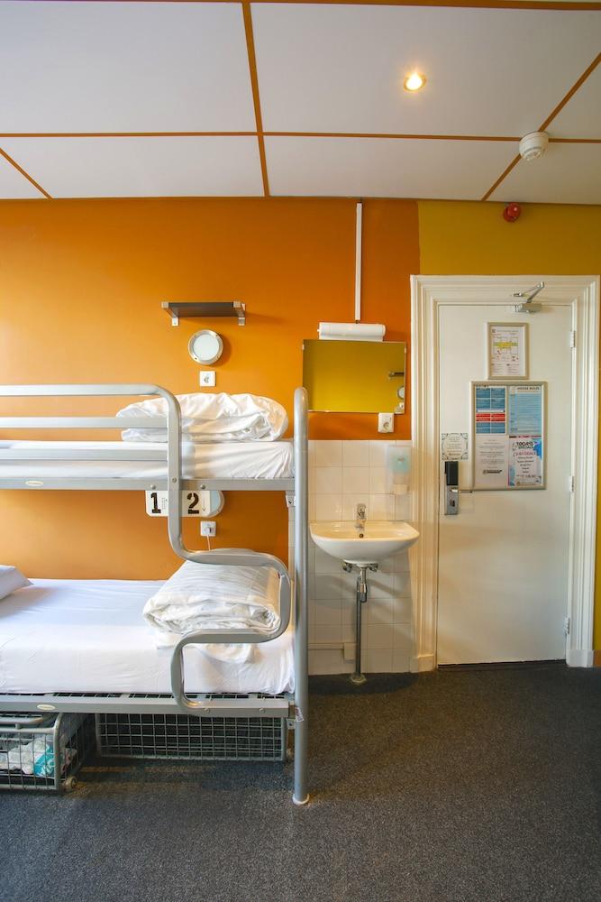 Flying Pig Uptown Room Type - Shared Dormitory, Shared Bathroom (10 Person) Flying Pig Uptown Room Type - Shared Dormitory, Shared Bathroom (10 Person)