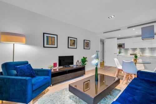 MySquare Shoreditch High Street Apartments - Tap to explore photos
