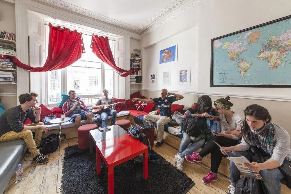 Astor Kensington Hostel - Tap to explore photos