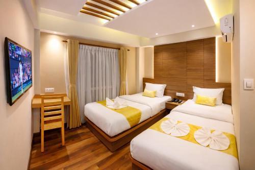 Hotel Bihani - Tap to explore photos