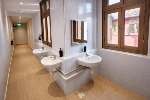 Wink @ Upper Cross Street - Hostel Room Type - Private Room (8 Single Bunk Beds)