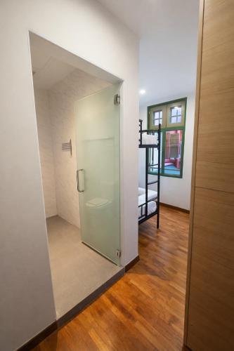 Wink @ Upper Cross Street - Hostel Room Type - Family Room with Bath