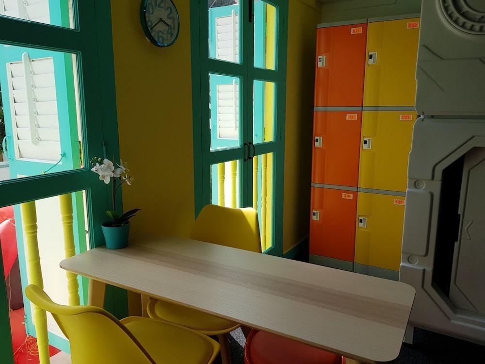 galaxy pods chinatown singapore price address reviews